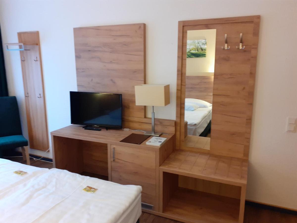 Land-Gut-Hotel Zum Alten Forsthaus - Aufladestation Fuer Elektroautos Hürtgenwald Esterno foto