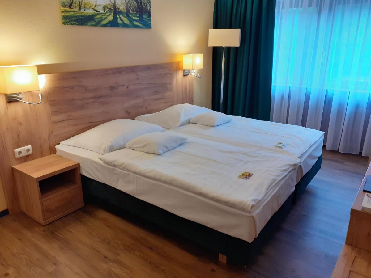 Land-Gut-Hotel Zum Alten Forsthaus - Aufladestation Fuer Elektroautos Hürtgenwald Esterno foto