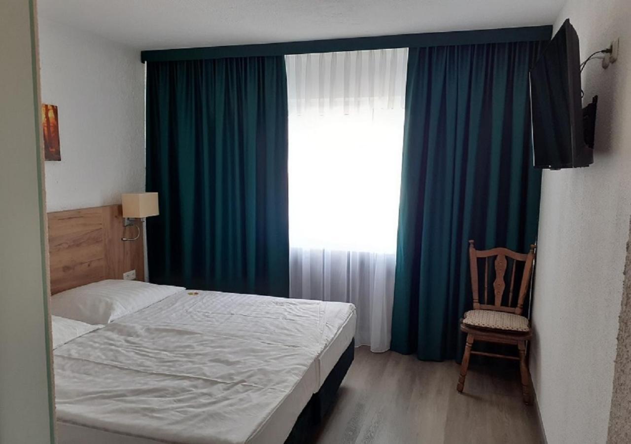 Land-Gut-Hotel Zum Alten Forsthaus - Aufladestation Fuer Elektroautos Hürtgenwald Esterno foto