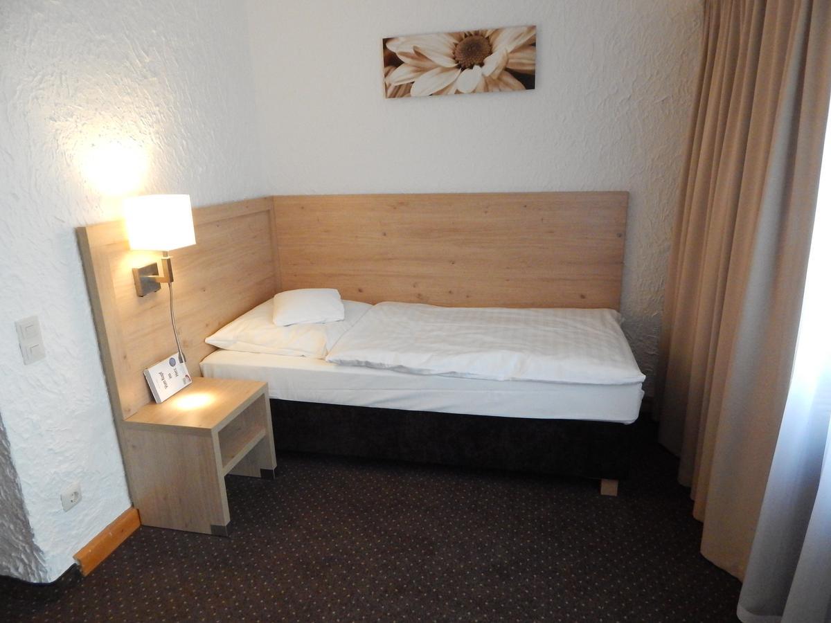 Land-Gut-Hotel Zum Alten Forsthaus - Aufladestation Fuer Elektroautos Hürtgenwald Esterno foto