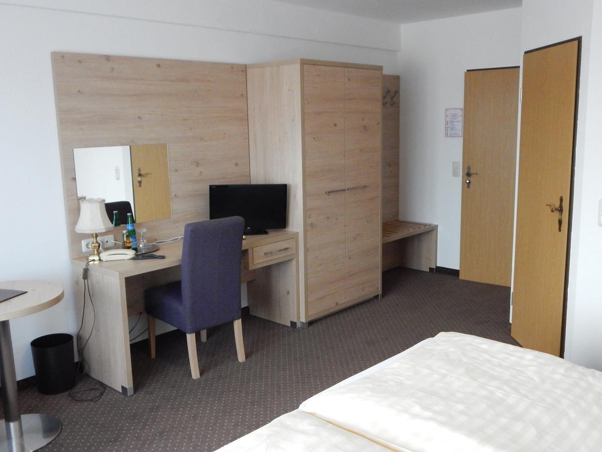 Land-Gut-Hotel Zum Alten Forsthaus - Aufladestation Fuer Elektroautos Hürtgenwald Esterno foto