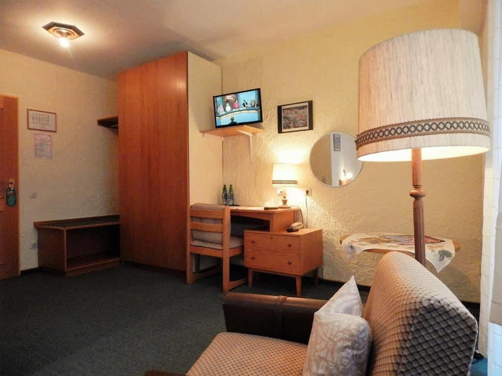 Land-Gut-Hotel Zum Alten Forsthaus - Aufladestation Fuer Elektroautos Hürtgenwald Esterno foto