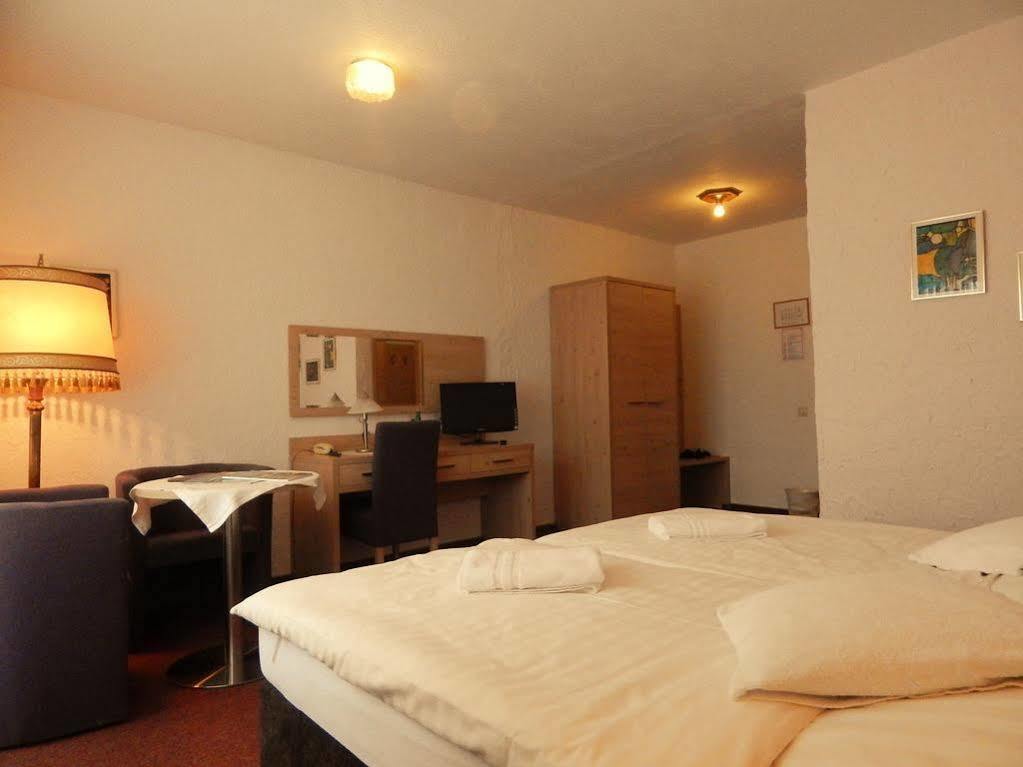 Land-Gut-Hotel Zum Alten Forsthaus - Aufladestation Fuer Elektroautos Hürtgenwald Esterno foto
