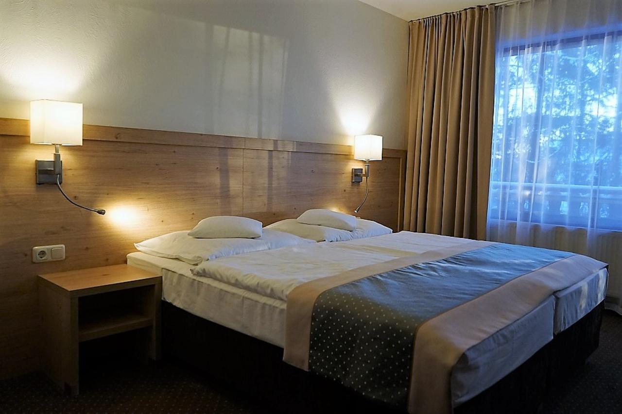 Land-Gut-Hotel Zum Alten Forsthaus - Aufladestation Fuer Elektroautos Hürtgenwald Esterno foto