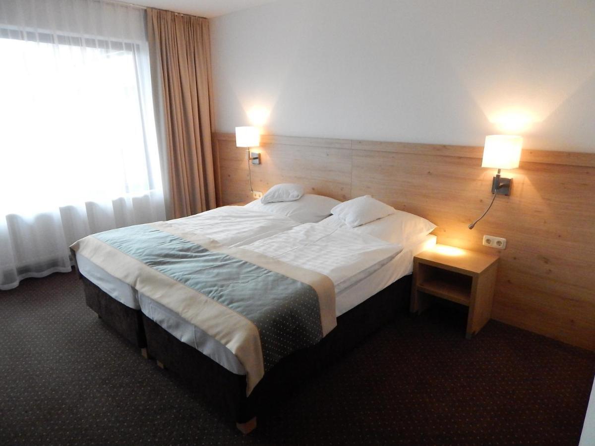 Land-Gut-Hotel Zum Alten Forsthaus - Aufladestation Fuer Elektroautos Hürtgenwald Esterno foto